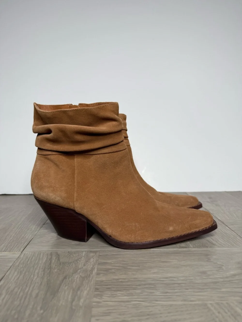 Vince Camuto Nerlinji Brown Suede Boot 8M